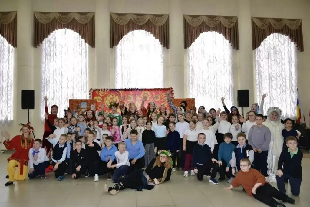 Кагальницкие школьники отпраздновали угощение зимы на «Широкой Масленице»