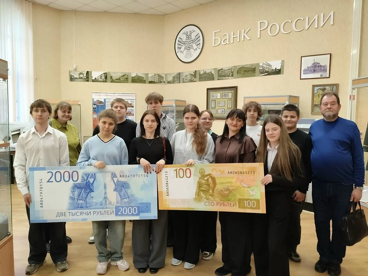 13 апреля для ребят и педагогов Замостянской школы Суджанского района состоялась экскурсия в рамках проекта Центра историко-культурного наследия «Лики старых улиц» 13 апреля для ребят и педагогов Замостянской школы Суджанского района состоялась экскурсия в рамках проекта Центра историко-культурного наследия «Лики старых улиц»