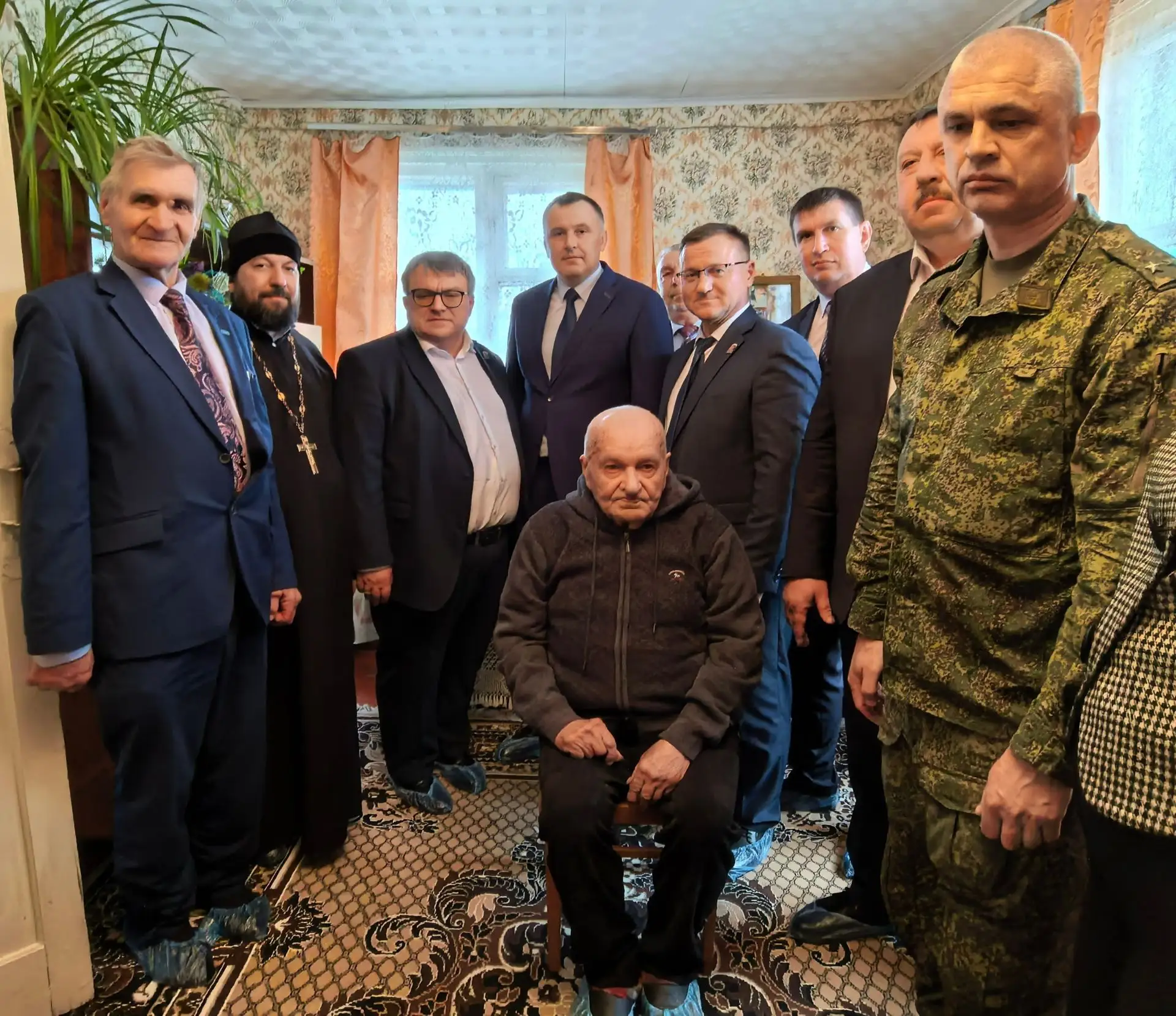 Свой 100-летний юбилей отметил единственный в Тимском районе ныне живущий ветеран Великой Отечественной войны Михаил Федорович Степанов