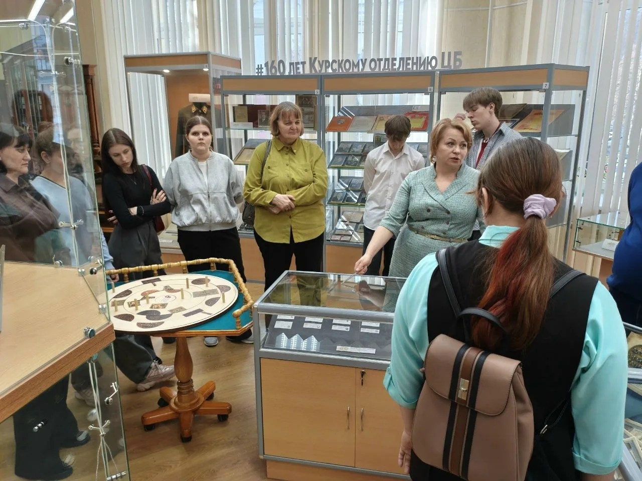 13 апреля для ребят и педагогов Замостянской школы Суджанского района состоялась экскурсия в рамках проекта Центра историко-культурного наследия «Лики старых улиц» 13 апреля для ребят и педагогов Замостянской школы Суджанского района состоялась экскурсия в рамках проекта Центра историко-культурного наследия «Лики старых улиц»