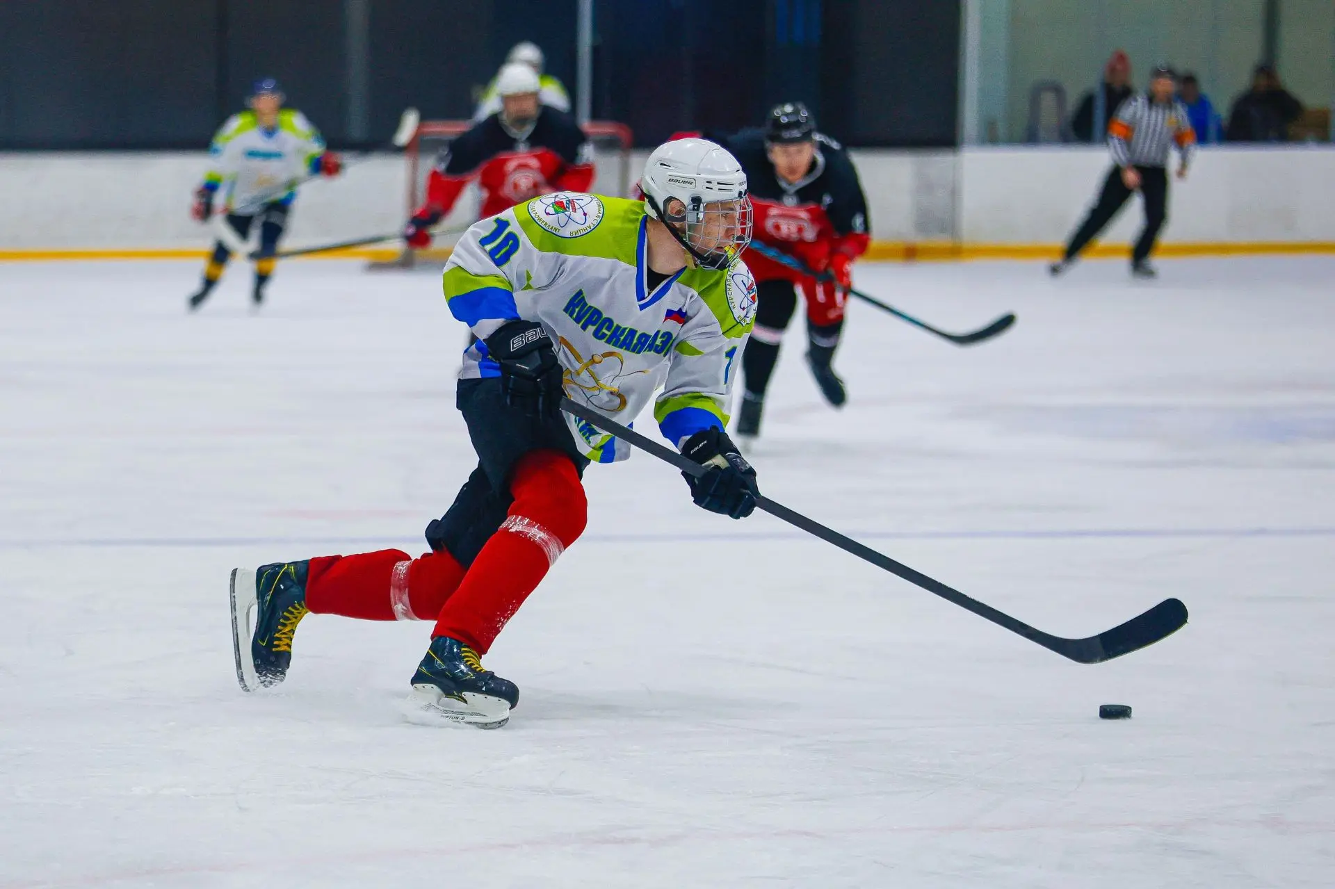 В хоккей играют настоящие мужчины, а наши ещё и кубки завоевывают! В хоккей играют настоящие мужчины, а наши ещё и кубки завоевывают!