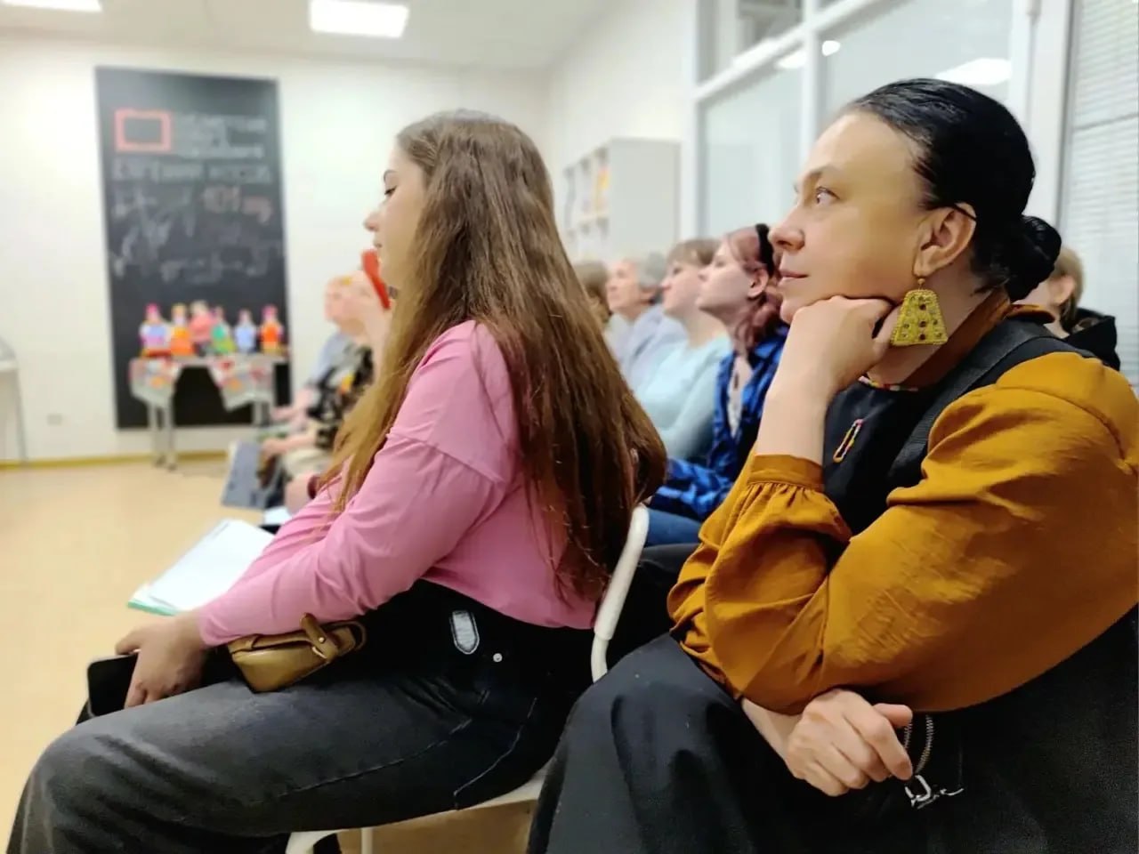 В библиотеке-филиале №2 имени Е.И. Носова открылась выставка «Куклы народов большой страны» В библиотеке-филиале №2 имени Е.И. Носова открылась выставка «Куклы народов большой страны»