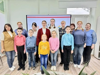 В креативном пространстве «Точка опоры» Черемисиновского центра соцпомощи «Содействие» прошло познавательное мероприятие, гостем которого стала руководитель регионального антикризисного проекта «Киберпатруль Курск» Светлана...