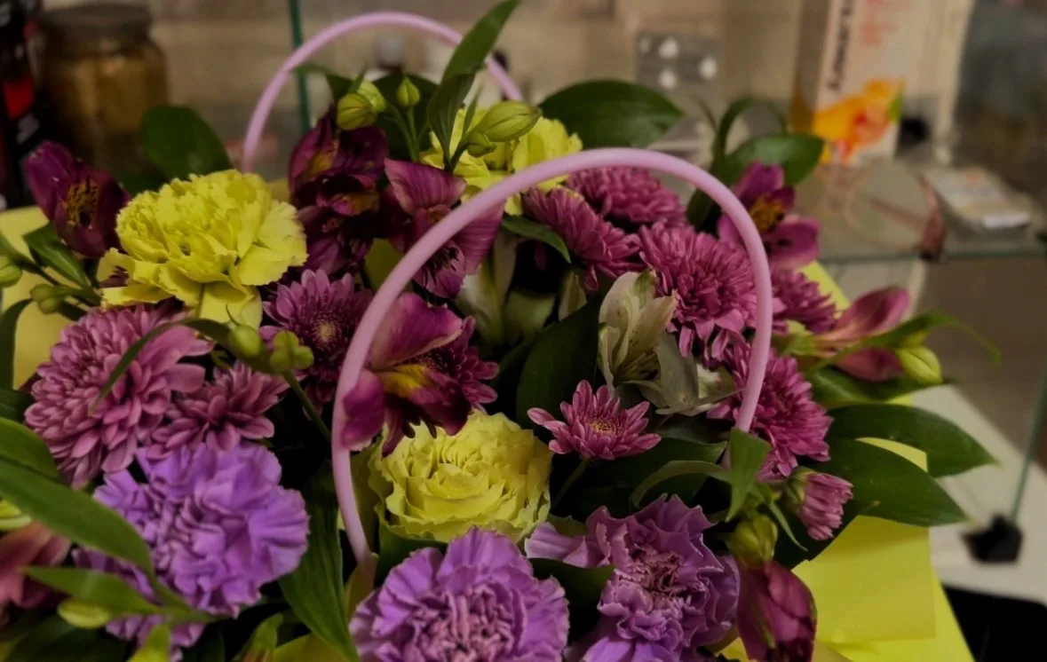 Сегодня с Александром Игоревичем Шаповаловым, начальником главного управления по взаимодействию с институтами гражданского общества, по поручению губернатора Курской области Александра Хинштейна поздравили с 85-летним... Сегодня с Александром Игоревичем Шаповаловым, начальником главного управления по взаимодействию с институтами гражданского общества, по поручению губернатора Курской области Александра Хинштейна поздравили с 85-летним...