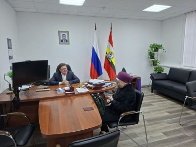 Жительница Курской области обратилась с личным вопросом к министру цифрового развития и связи Курской области Сергею Кожевникову