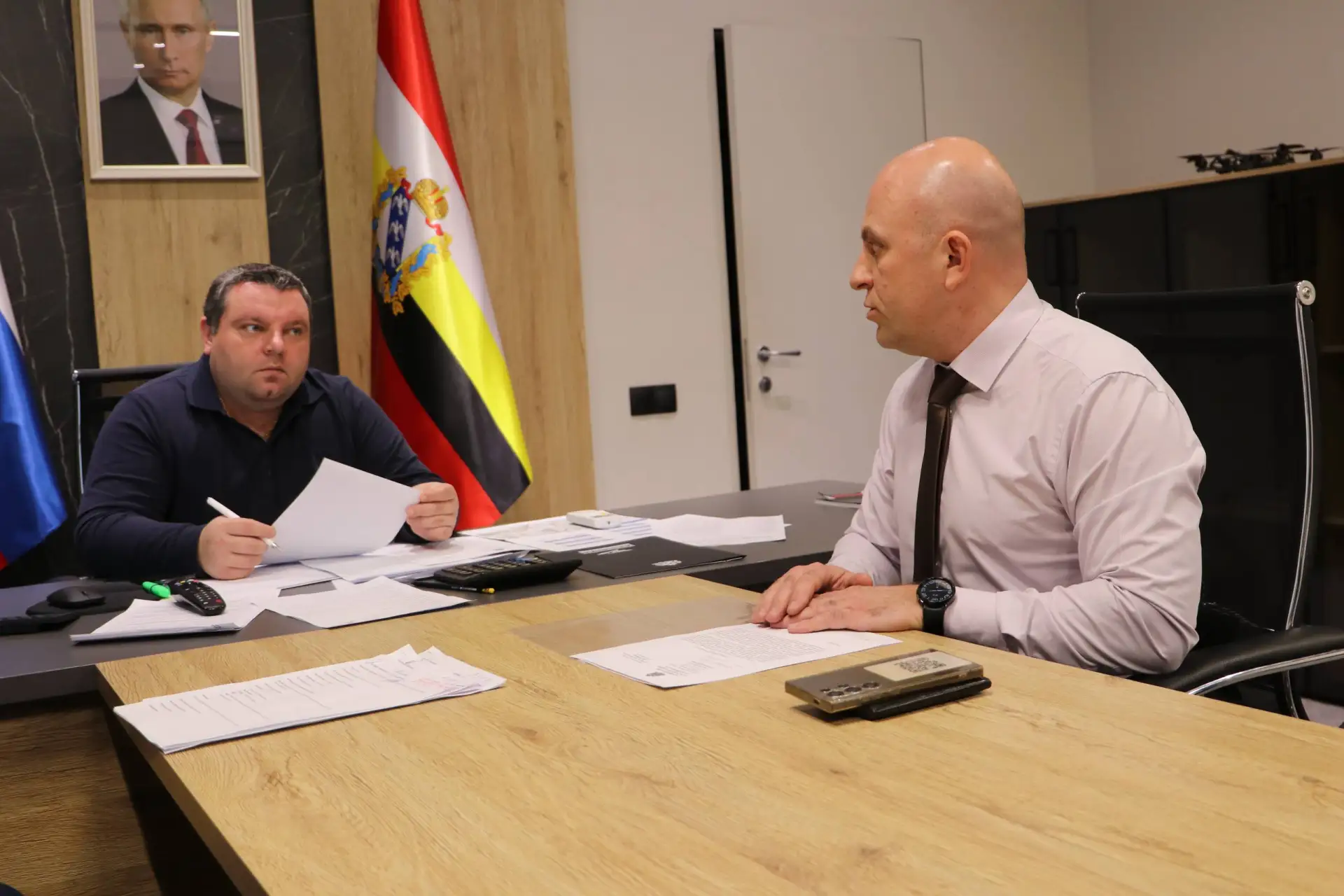 Министр транспорта Курской области Александр Замараев провёл приём граждан, на котором рассмотрел восемь обращений