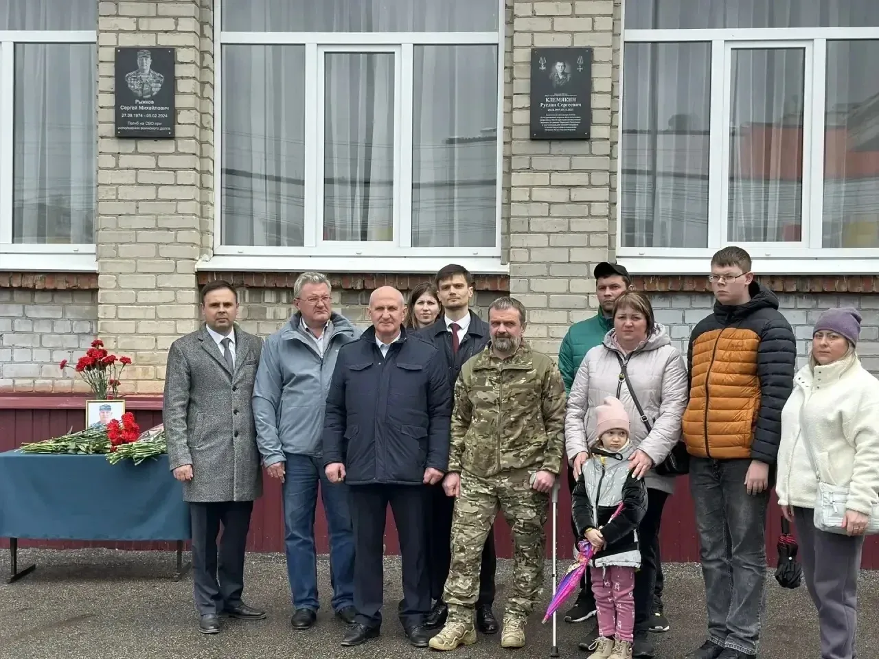 Партийцы увековечили память курского воина Партийцы увековечили память курского воина