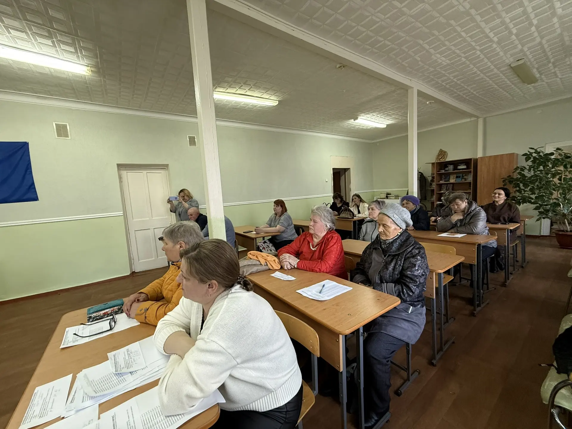 О чём говорили на встрече с председателями уличных комитетов? Коротко и по сути О чём говорили на встрече с председателями уличных комитетов? Коротко и по сути