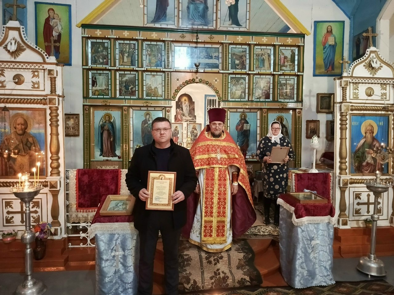 В день празднования Пасхи, в Ильинском храме села Полукотельниково состоялось награждение В день празднования Пасхи, в Ильинском храме села Полукотельниково состоялось награждение