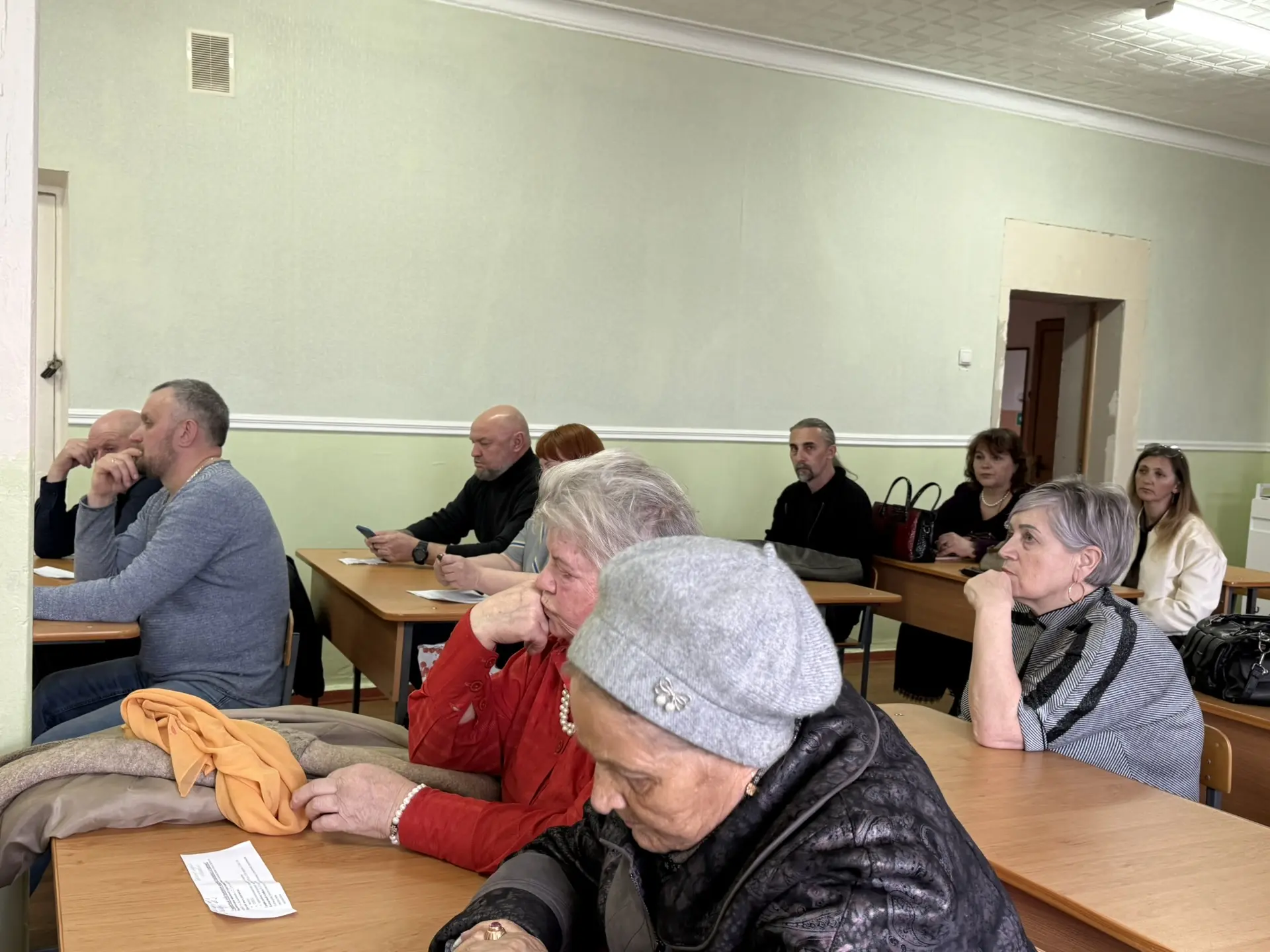 О чём говорили на встрече с председателями уличных комитетов? Коротко и по сути О чём говорили на встрече с председателями уличных комитетов? Коротко и по сути