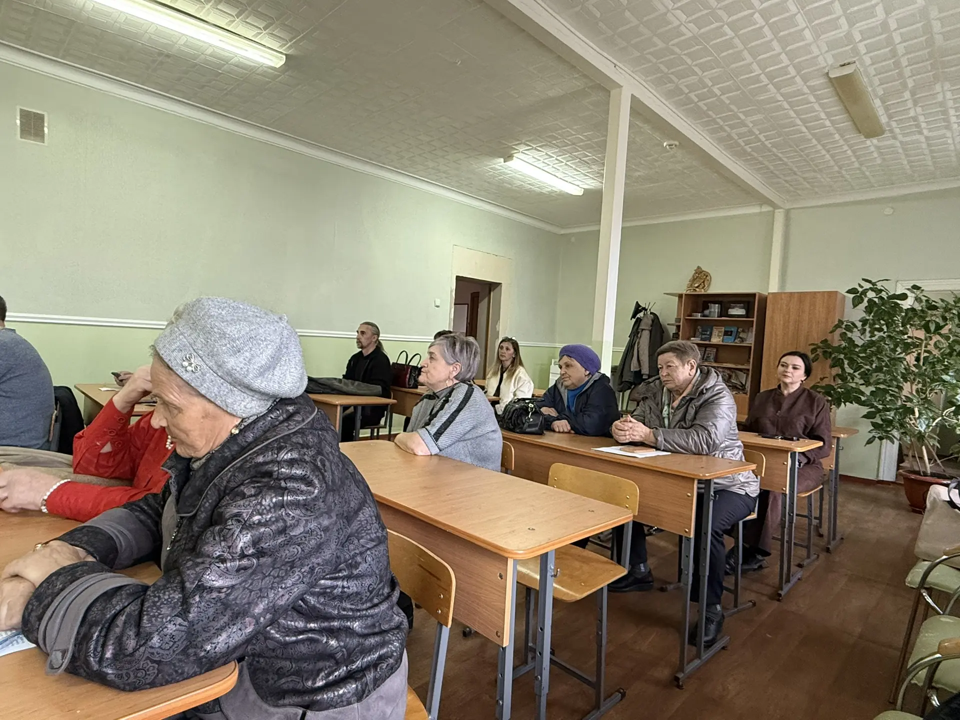 О чём говорили на встрече с председателями уличных комитетов? Коротко и по сути О чём говорили на встрече с председателями уличных комитетов? Коротко и по сути