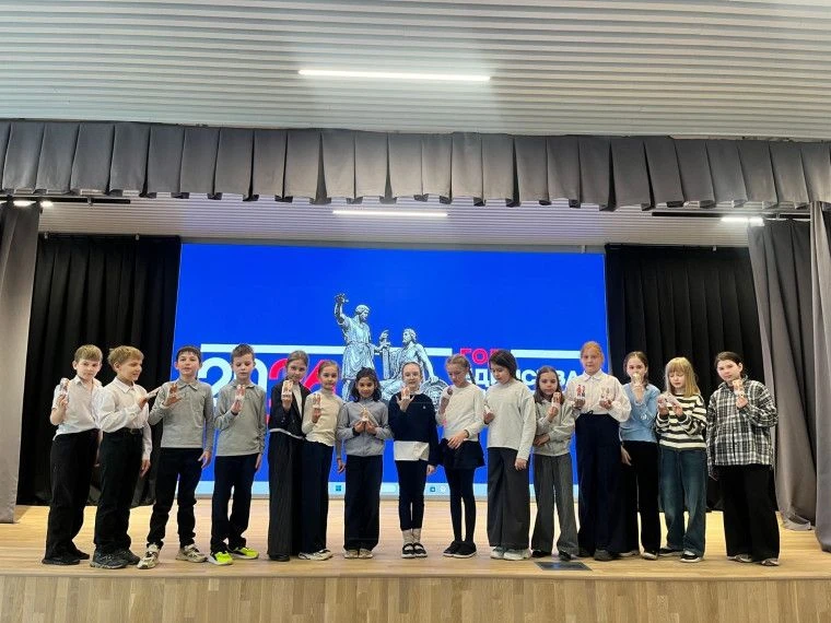 Фестиваль «Многоцветие России» проводится с 14 по 17 апреля и приурочен к двум значимым праздникам: Всемирному дню искусства (15 апреля) и Международному дню памятников и историческихмест (18 апреля)