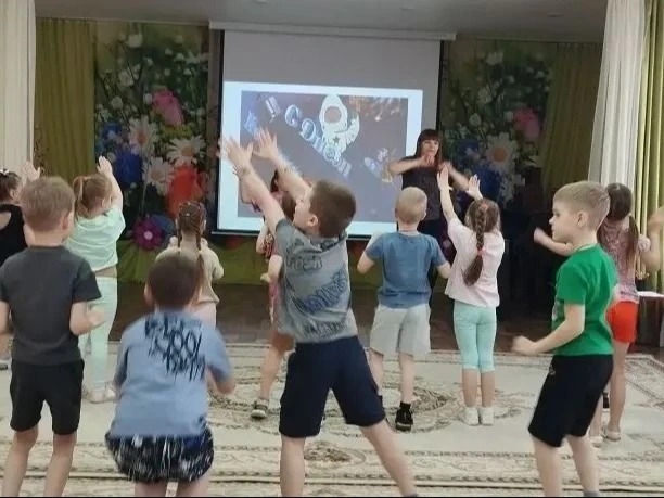 В детском саду N 7 " Сказка", прошло мероприятие, посвящённое Дню космонавтики", на тему "Путешествие по планетам" В детском саду N 7 " Сказка", прошло мероприятие, посвящённое Дню космонавтики", на тему "Путешествие по планетам"