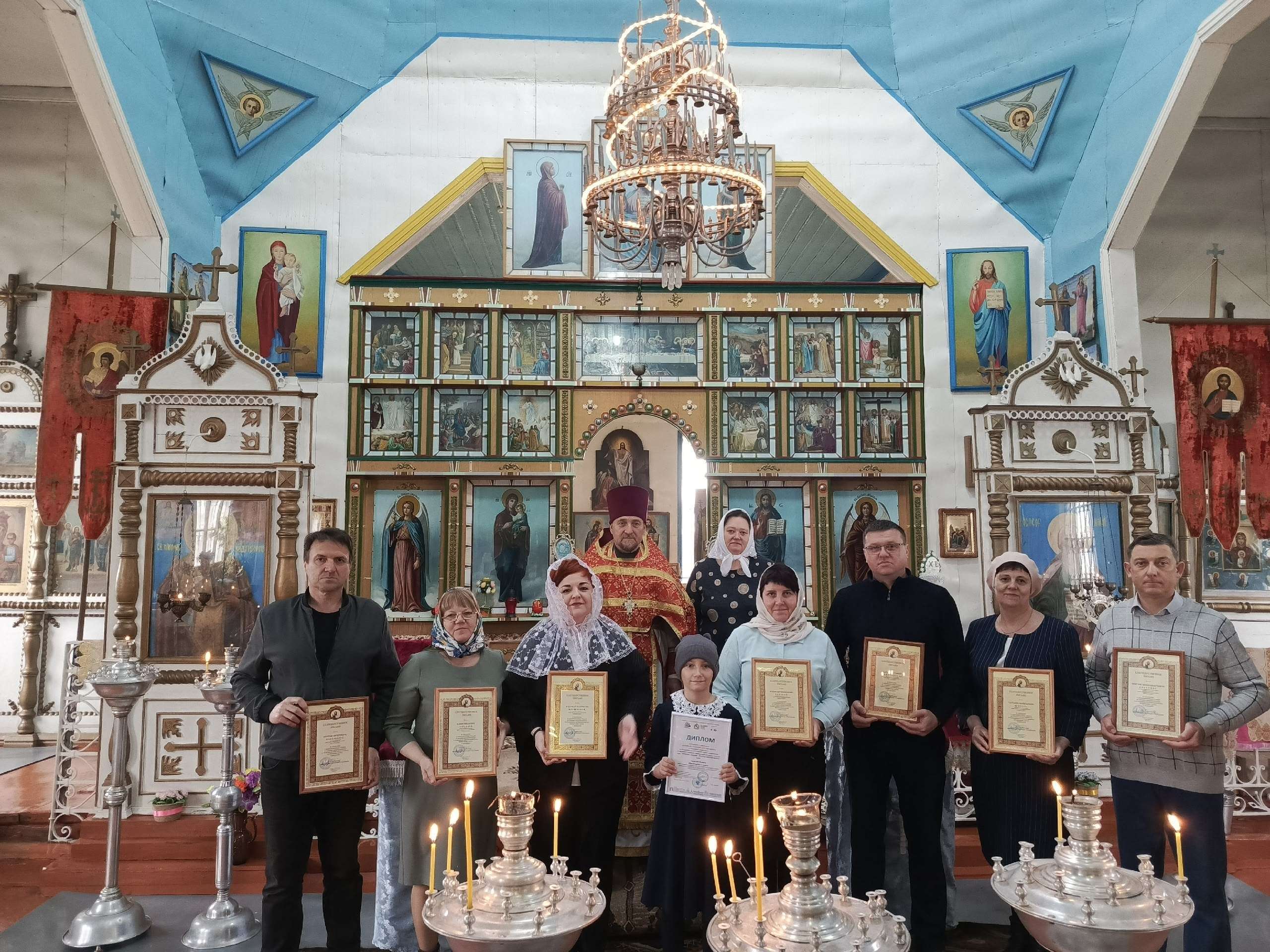 В день празднования Пасхи, в Ильинском храме села Полукотельниково состоялось награждение В день празднования Пасхи, в Ильинском храме села Полукотельниково состоялось награждение