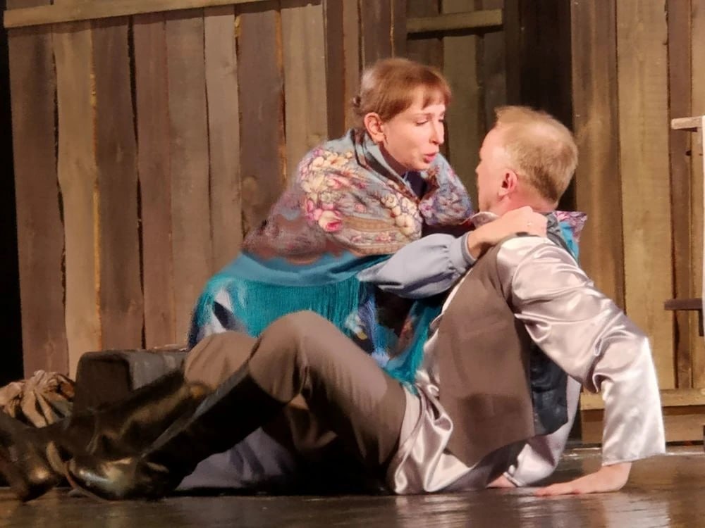 В Курском драмтеатре разразилась «Гроза» В Курском драмтеатре разразилась «Гроза»