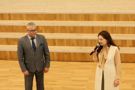 � ������� ������� �������� XII ������������� ������-��������� ���������-������� �������� ����������-������������, ������� ��������� ����� 220 ���������� �� 52 �������� ������ � ����� �������� ���������