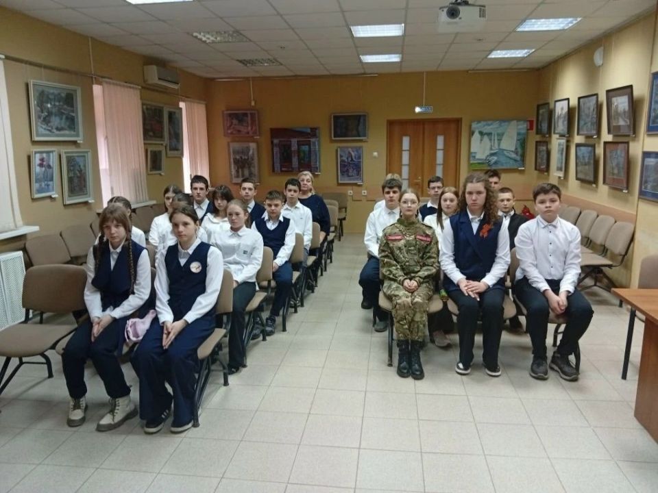 Учащиеся Фатежской школы № 1 совершили экскурсию в литературный музей имени Е. И. Носова. Посетили музей "Курского соловья"