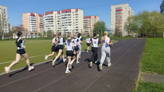В школе № 13 было жарко! Погода — супер, настроение — огонь, а нормативы ГТО все выполняли на отлично В школе № 13 было жарко! Погода — супер, настроение — огонь, а нормативы ГТО все выполняли на отлично
