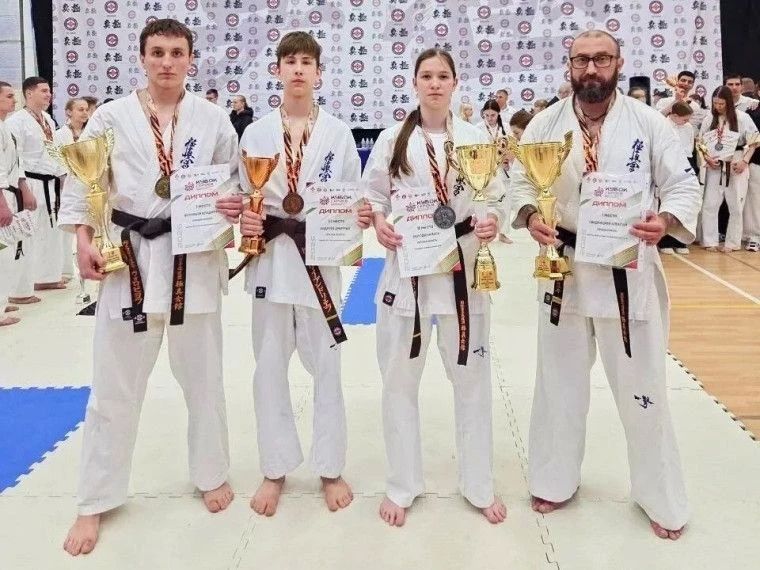 Курские каратисты вошли в число лучших на Всероссийских соревнованиях по киокусинкай «Кубок Героев» Курские каратисты вошли в число лучших на Всероссийских соревнованиях по киокусинкай «Кубок Героев»