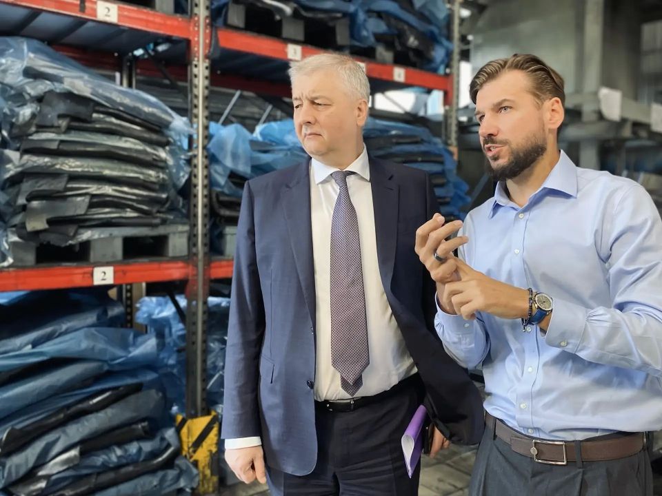 Заместитель губернатора Курской области Сергей Фофанов посетил завод «Композит» Заместитель губернатора Курской области Сергей Фофанов посетил завод «Композит»