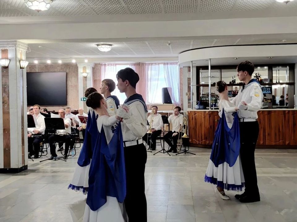 Музыка, танцы и только положительные эмоции Музыка, танцы и только положительные эмоции