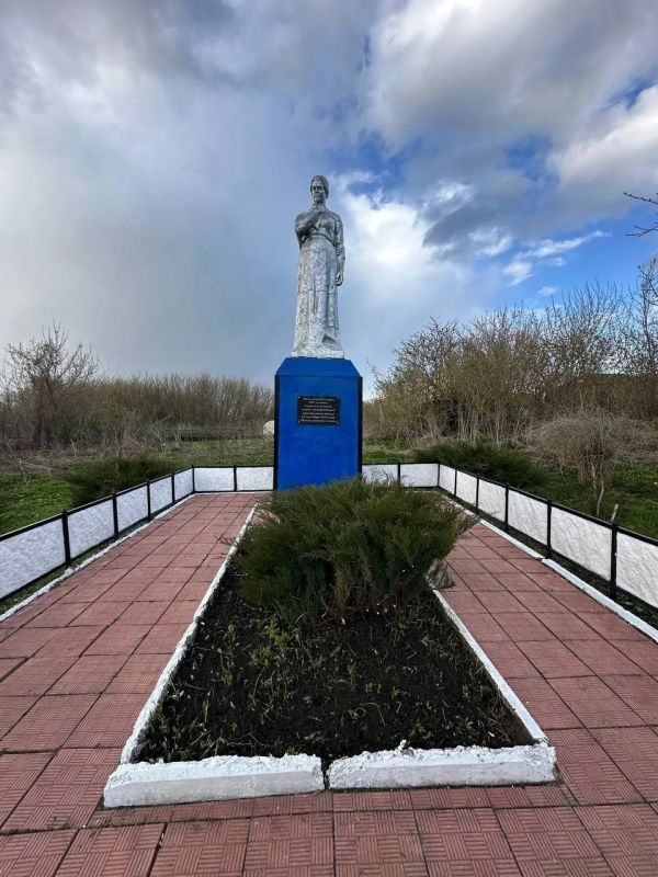 В Большеугонском сельсовете кипят работы по благоустройству памятников к Дню Победы