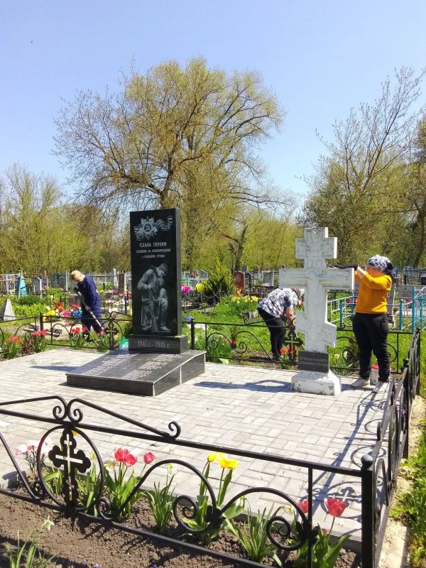 В Большеугонском сельсовете кипят работы по благоустройству памятников к Дню Победы В Большеугонском сельсовете кипят работы по благоустройству памятников к Дню Победы