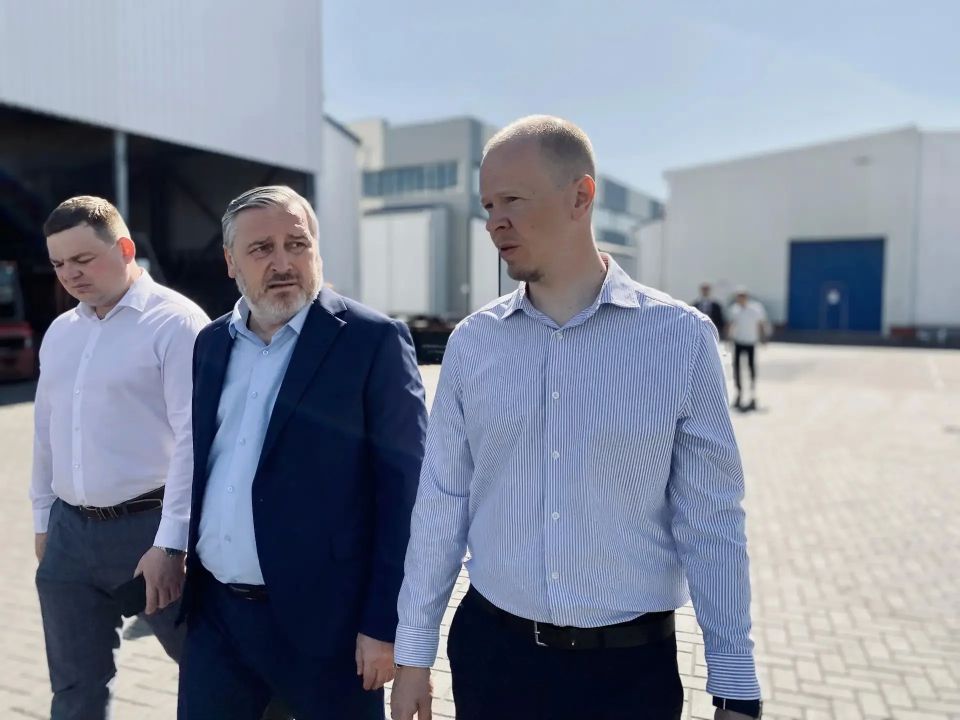 Заместитель губернатора Курской области Сергей Фофанов посетил завод «Композит»