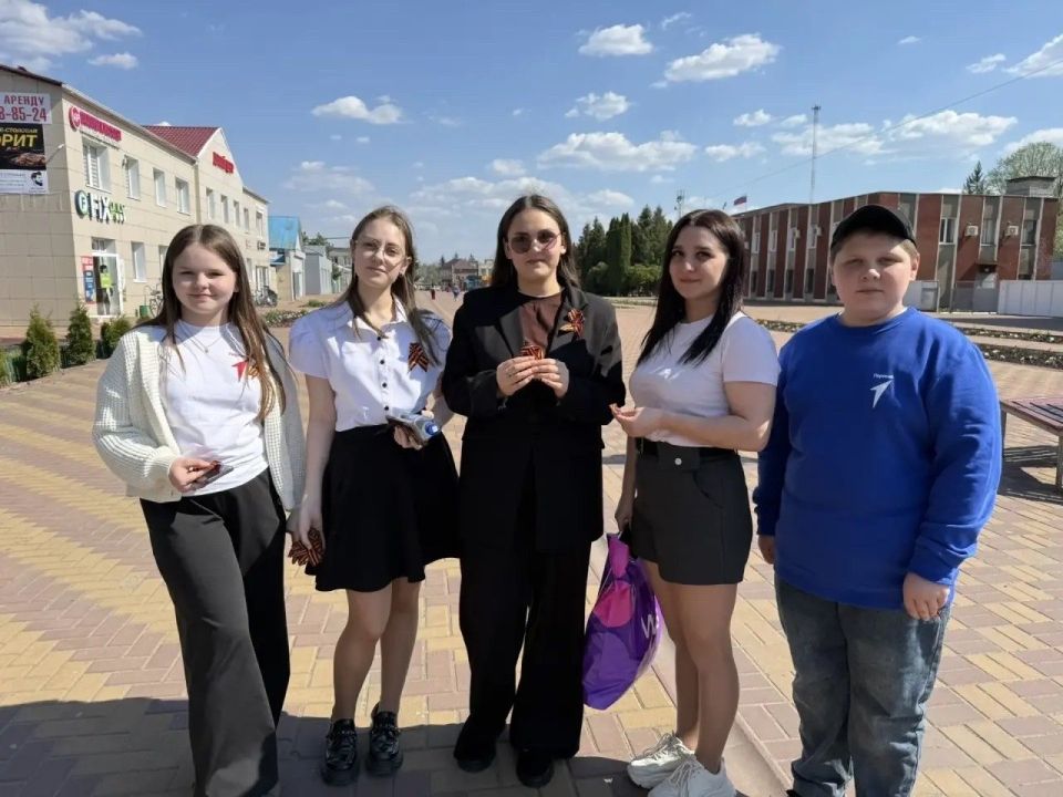 Память в наших сердцах и на наших знамёнах
