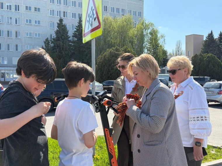 Центральная детская библиотека активно присоединилась к Всероссийской акции «Георгиевская ленточка», которая проходит с 22 апреля по 9 мая 2026 года на всей территории Российской Федерации Центральная детская библиотека активно присоединилась к Всероссийской акции «Георгиевская ленточка», которая проходит с 22 апреля по 9 мая 2026 года на всей территории Российской Федерации