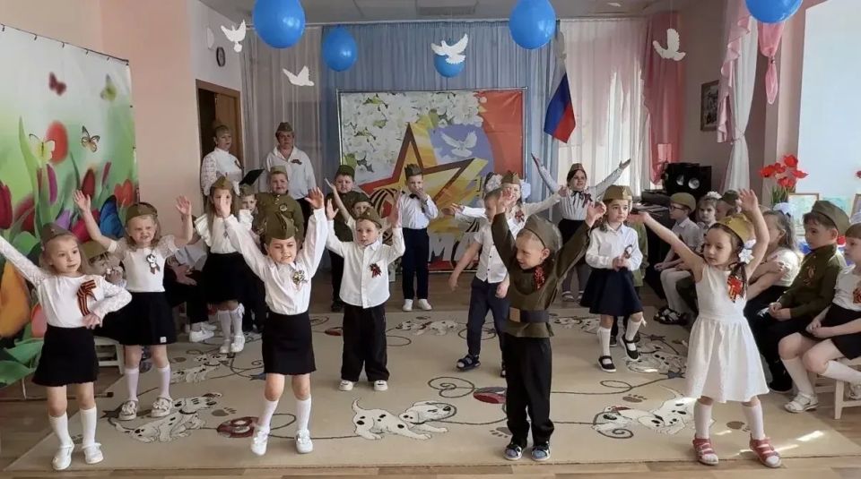 В преддверии 9 мая в МКДОУ «Детский сад №2» прошло мероприятие, посвящённое 81-й годовщине Победы в Великой Отечественной войне В преддверии 9 мая в МКДОУ «Детский сад №2» прошло мероприятие, посвящённое 81-й годовщине Победы в Великой Отечественной войне