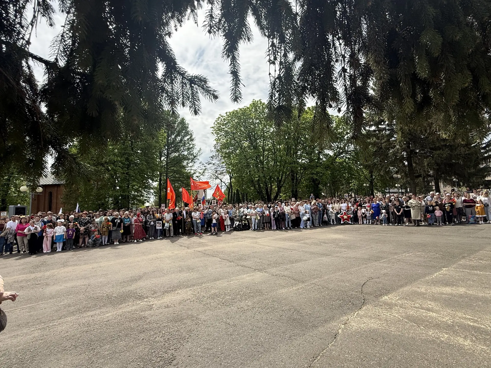 Этот момент, когда прошлое и настоящее сливаются воедино… Сегодня на Площади Победы Щигров было именно так Этот момент, когда прошлое и настоящее сливаются воедино… Сегодня на Площади Победы Щигров было именно так