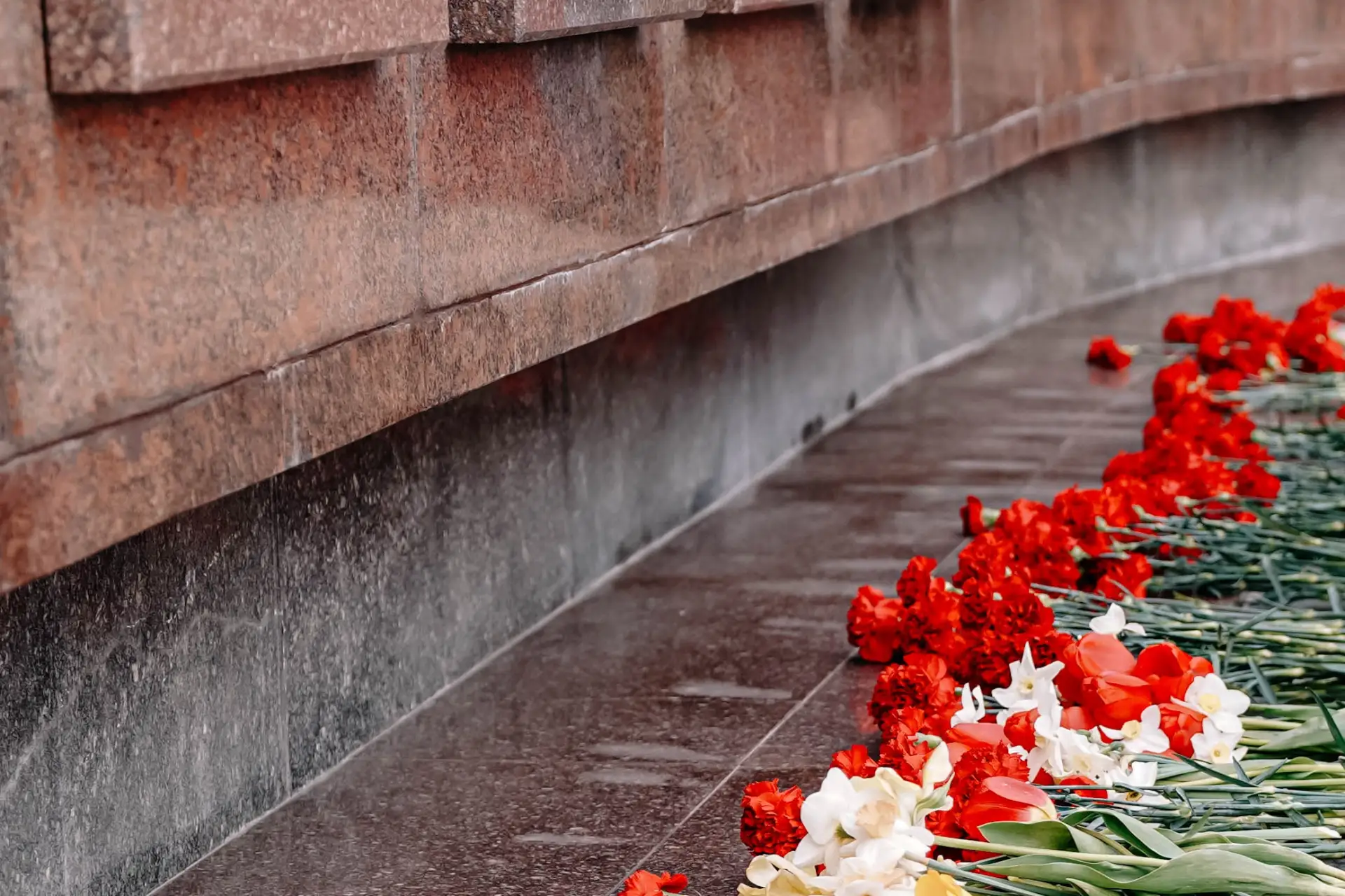 9 мая — День Победы.Священный день памяти, гордости и благодарности поколению победителей 9 мая — День Победы.Священный день памяти, гордости и благодарности поколению победителей