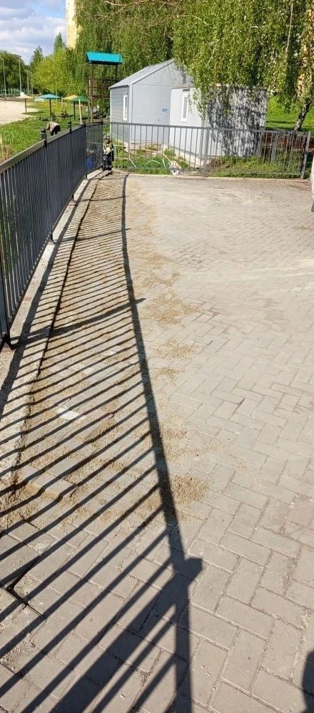 В Курске на Ермошкином озере привели в порядок плитку В Курске на Ермошкином озере привели в порядок плитку