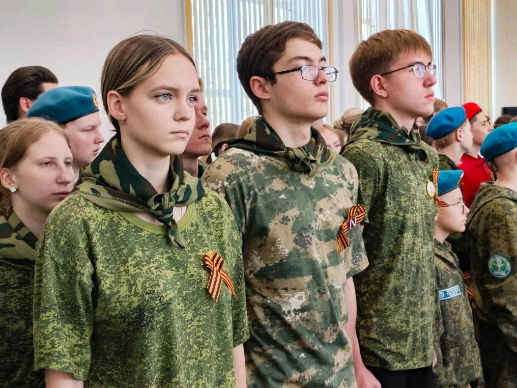 Курские ветераны провели урок мужества для гимназистов Курские ветераны провели урок мужества для гимназистов