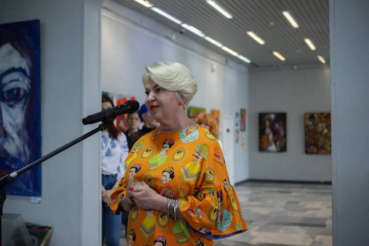 В Курске открылась выставка «Свои пути» памяти художника Олега Радина В Курске открылась выставка «Свои пути» памяти художника Олега Радина