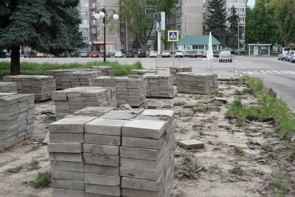 Игорь Корпунков: В Курчатове, в рамках реализации федерального проекта «Формирование комфортной городской среды» Национального проекта «Инфраструктура для жизни», начаты работы по благоустройству общественной территории... Игорь Корпунков: В Курчатове, в рамках реализации федерального проекта «Формирование комфортной городской среды» Национального проекта «Инфраструктура для жизни», начаты работы по благоустройству общественной территории...