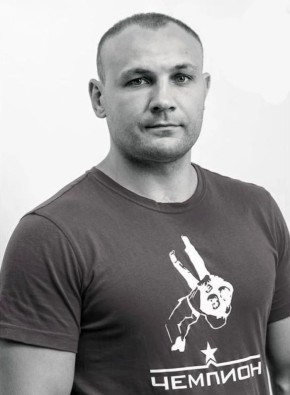 Скончался победитель первого чемпионата мира по рукопашному бою, курянин Виталий Дериглазов