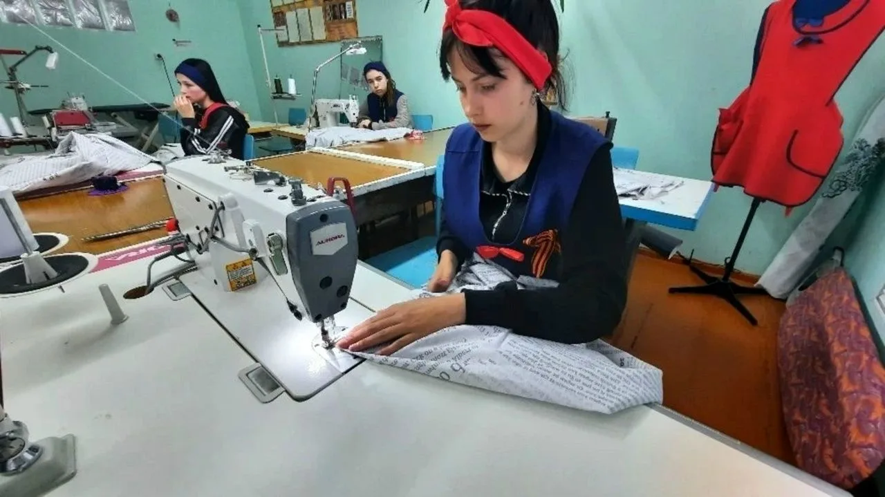 Студенты Фатежского филиала Дмитриевского агротехнологического колледжа в очередной раз доказали, что готовы поддержать тех, кто защищает нашу страну Студенты Фатежского филиала Дмитриевского агротехнологического колледжа в очередной раз доказали, что готовы поддержать тех, кто защищает нашу страну