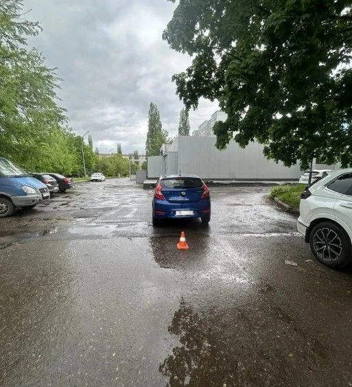 14.05.2026 г., примерно в 10:40, в районе д.1 по ул. Мира г. Курчатова Курской области, по предварительной информации, водитель 1986 г.р., управляя автомобилем «Хендай Солярис», допустил наезд на пешехода 1937 г.р. В...