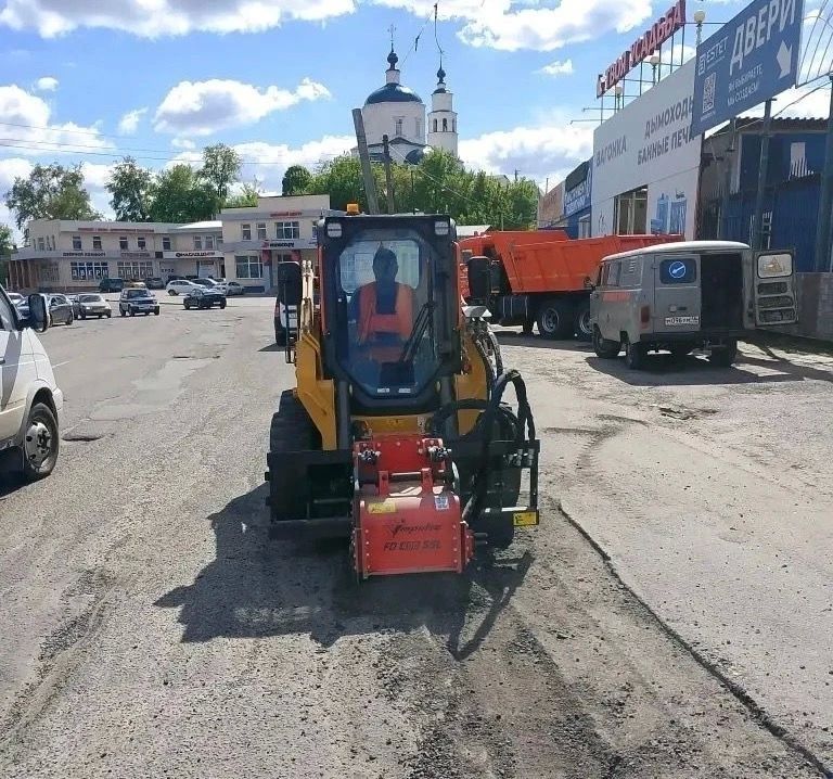 В Курске начали аварийный ремонт дорог на пяти улицах В Курске начали аварийный ремонт дорог на пяти улицах