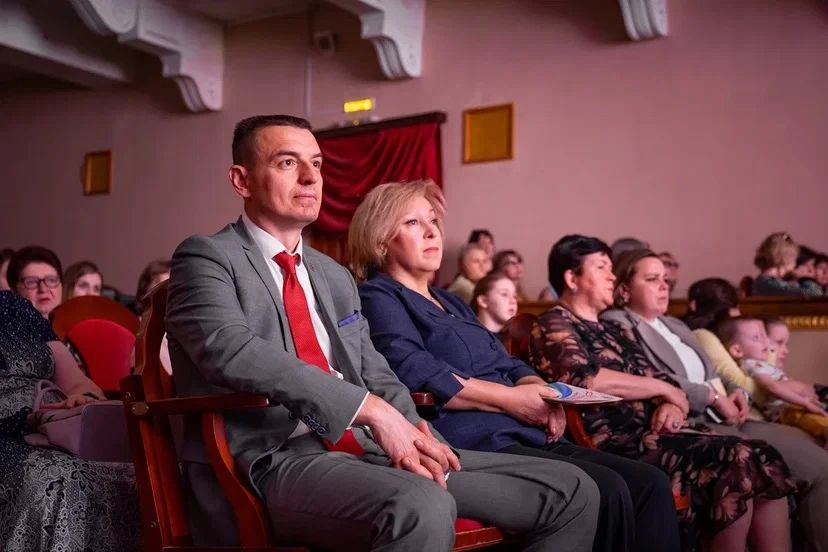 Юные и талантливые: в Курской филармонии прошел заключительный концерт «Радуга талантов»