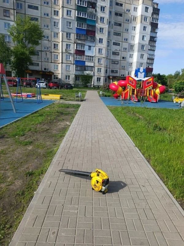 В парках и скверах нашего города подрядная организация активно наводит порядок В парках и скверах нашего города подрядная организация активно наводит порядок