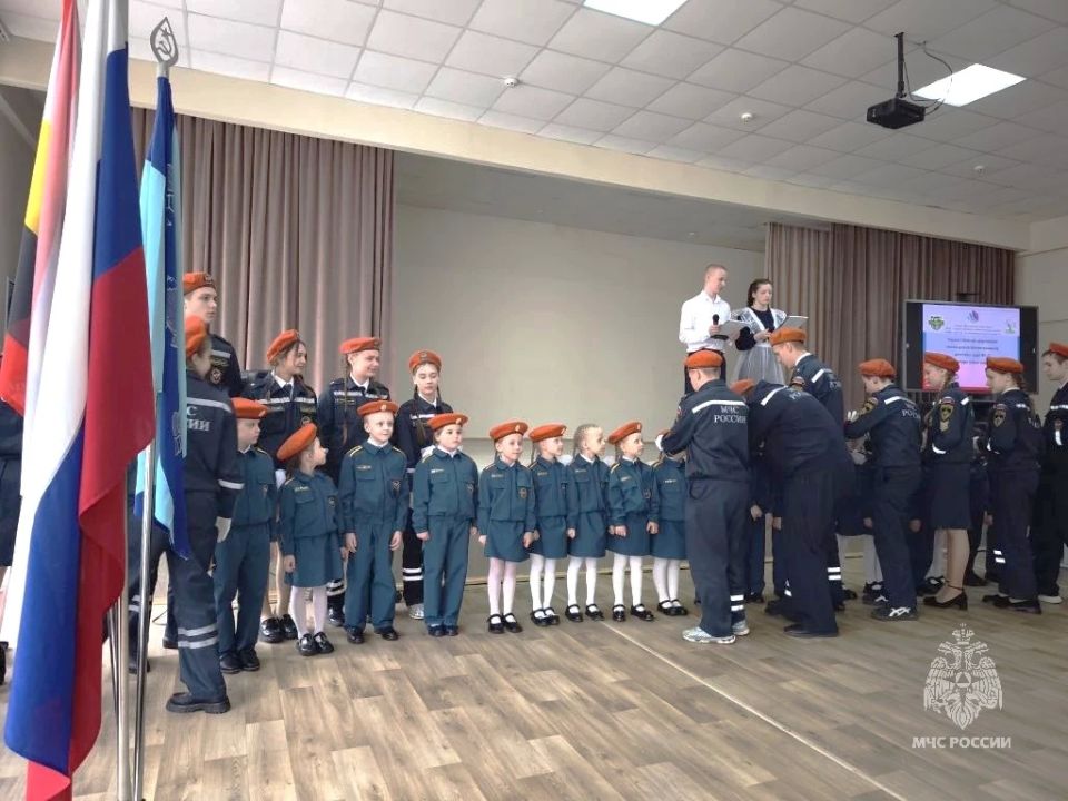 В школе № 49 Курска состоялось торжественное посвящение дошкольников в ряды юных кадет В школе № 49 Курска состоялось торжественное посвящение дошкольников в ряды юных кадет
