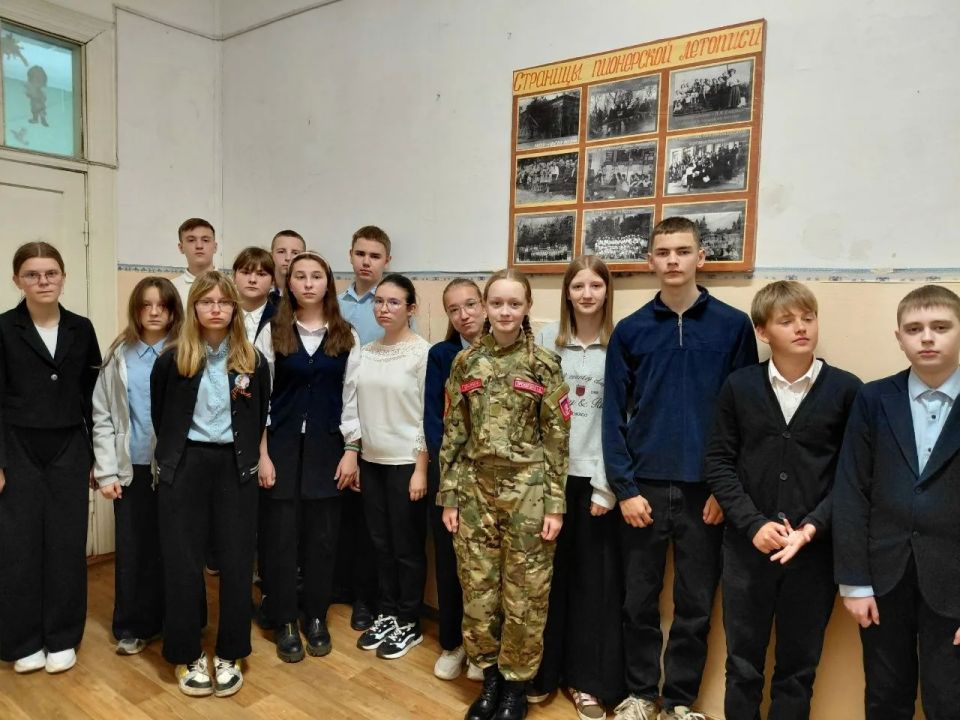 В Фатежской школе № 1 прошло значимое событие, посвящённое Дню детских общественных организаций России