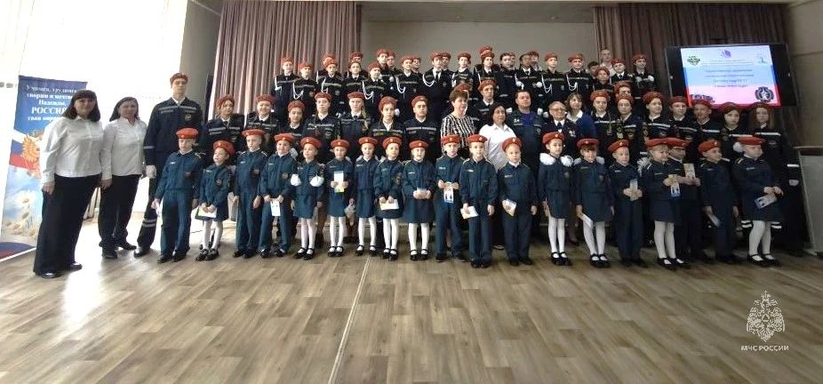 В школе № 49 Курска состоялось торжественное посвящение дошкольников в ряды юных кадет