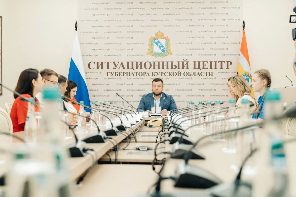 В День детских общественных объединений и организаций состоялся Координационный совет при Губернаторе Курской области по взаимодействию с Общероссийским движением детей и молодежи «Движение первых», его региональным...