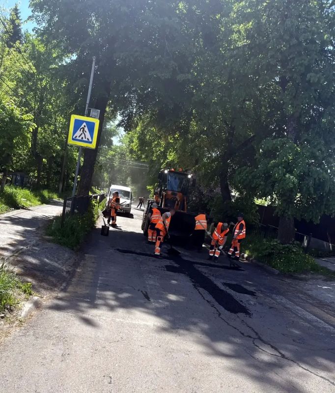 В старой части Железногорска начался ямочный ремонт В старой части Железногорска начался ямочный ремонт