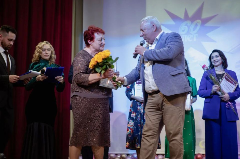 Курский Дворец детского творчества отметил 60-летие Курский Дворец детского творчества отметил 60-летие