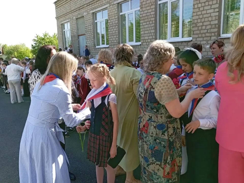Салют, пионерия! Сквозь годы – в сегодня! Салют, пионерия! Сквозь годы – в сегодня!